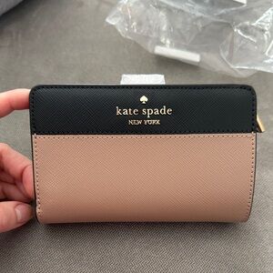 New KATE SPADE Madison Medium Compact Colorblock Bifold Wallet Toasted Hazelnut